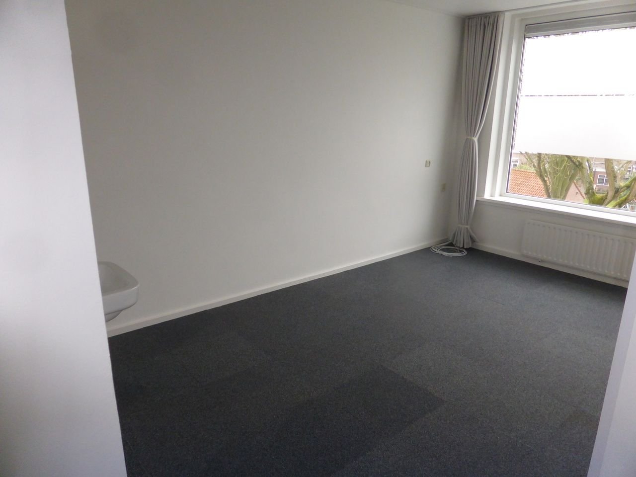 Kamer met wastafel vlakbij de universiteit - Afbeelding 3