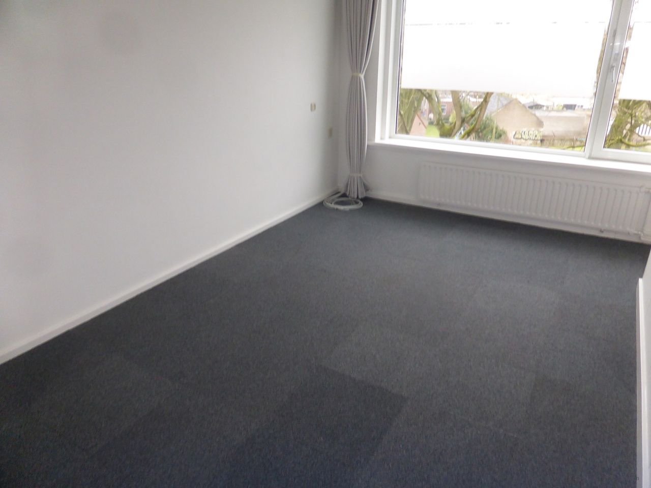 Kamer met wastafel vlakbij de universiteit - Afbeelding 4