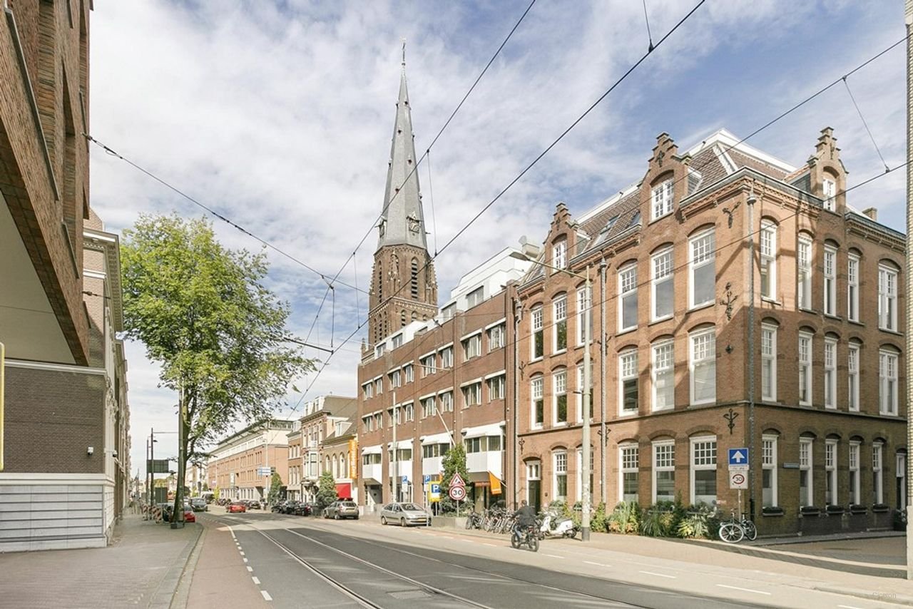 Gerenoveerde benedenwoning met tuin in centrum - Afbeelding 2