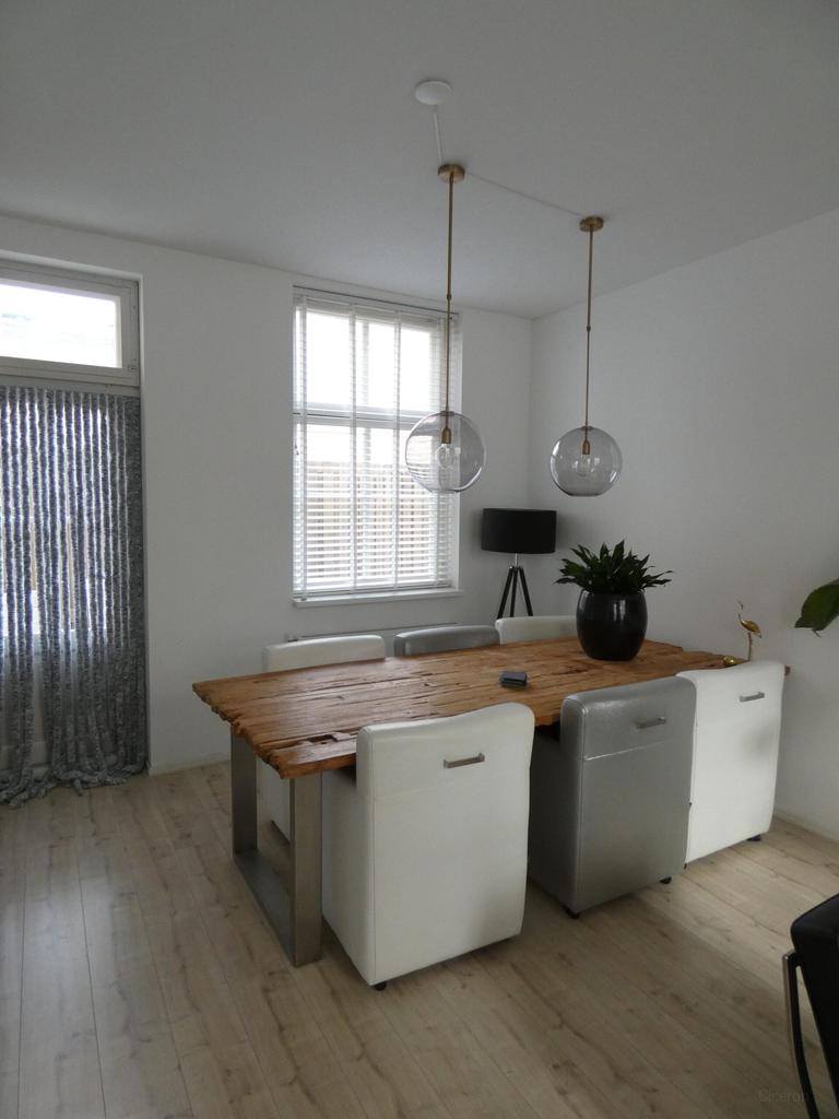 Tussenwoning met 3 slaapkamers in hartje Roosendaal - Afbeelding 2
