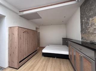 Furnished 70 m² studio in city center - Image 10