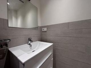 Furnished 70 m² studio in city center - Image 12