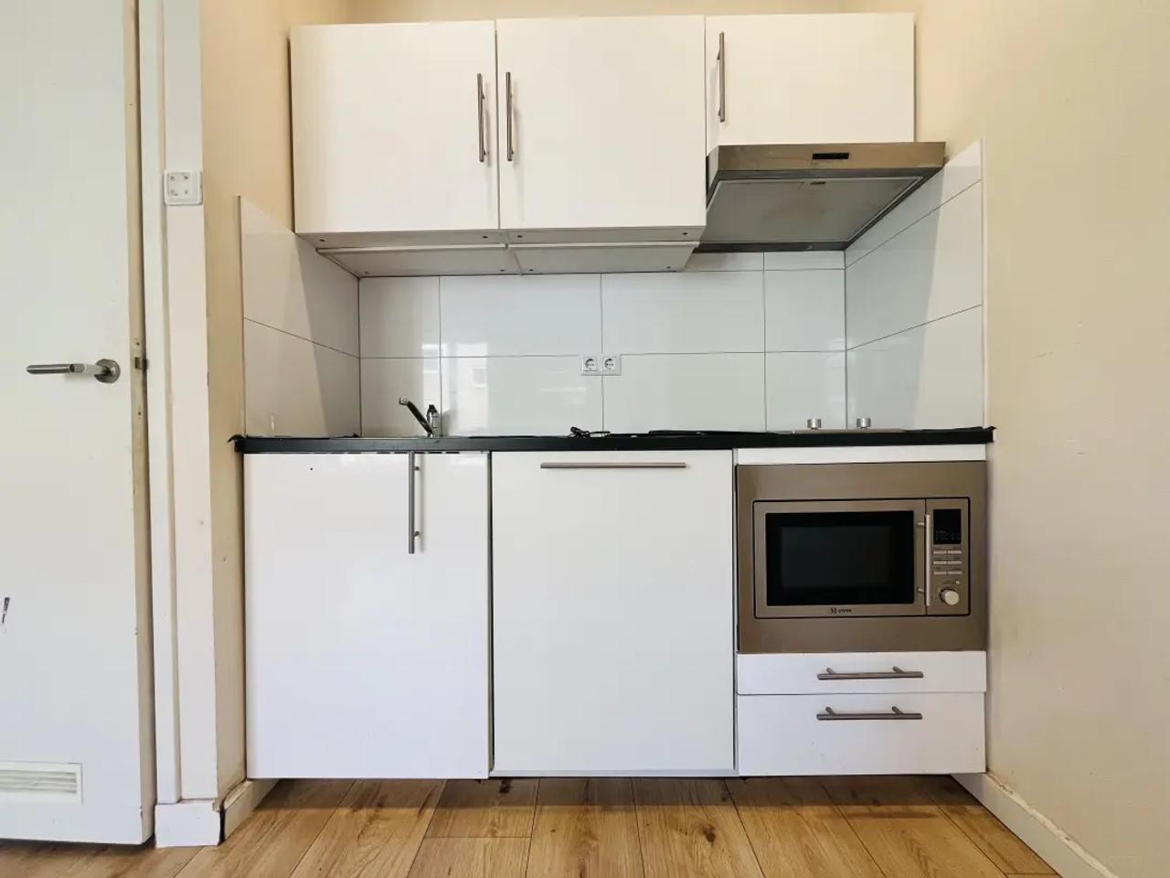 Studentenstudio van 23 m² in Tarwewijk - Afbeelding 2