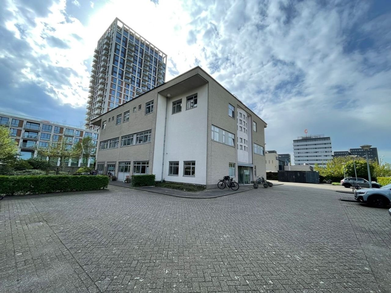 Ruim appartement met eigen parkeerplek - Afbeelding 2