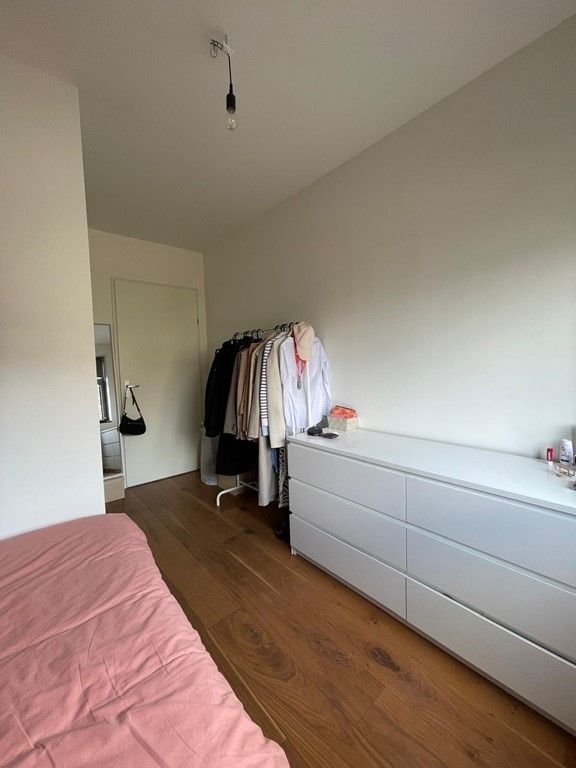 Ruim appartement met eigen parkeerplek - Afbeelding 9