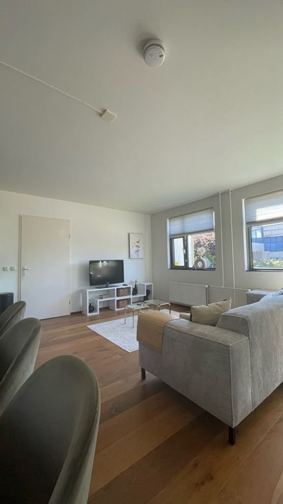 Ruim appartement met eigen parkeerplek - Afbeelding 3