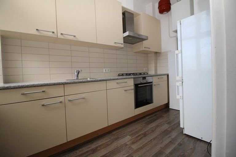 Lichte bovenwoning in Noordpolderbuurt - Afbeelding 2
