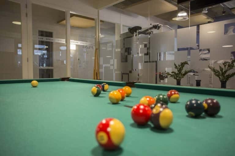 Furnished apartment on the Wal with roof terrace and gym - Image 9