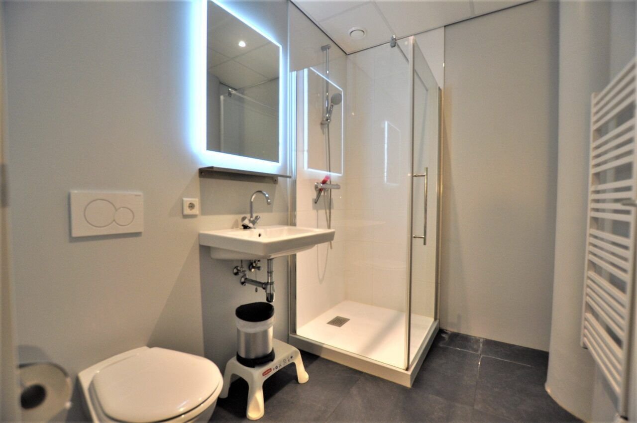 Furnished apartment on the Wal with roof terrace and gym - Image 6