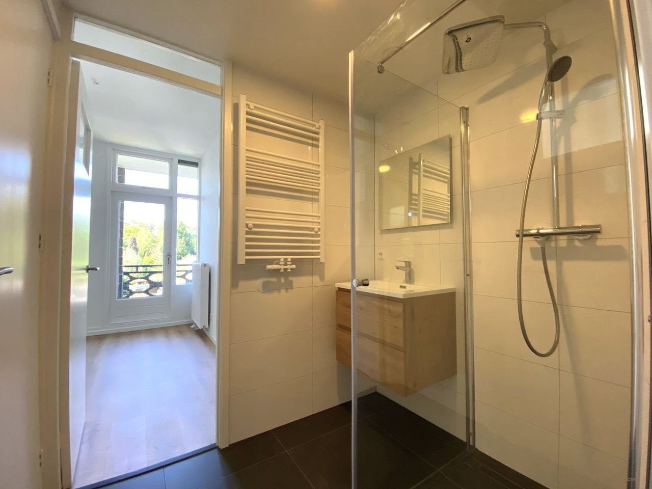 Renovated 3-room apartment with 3 balconies - Image 5