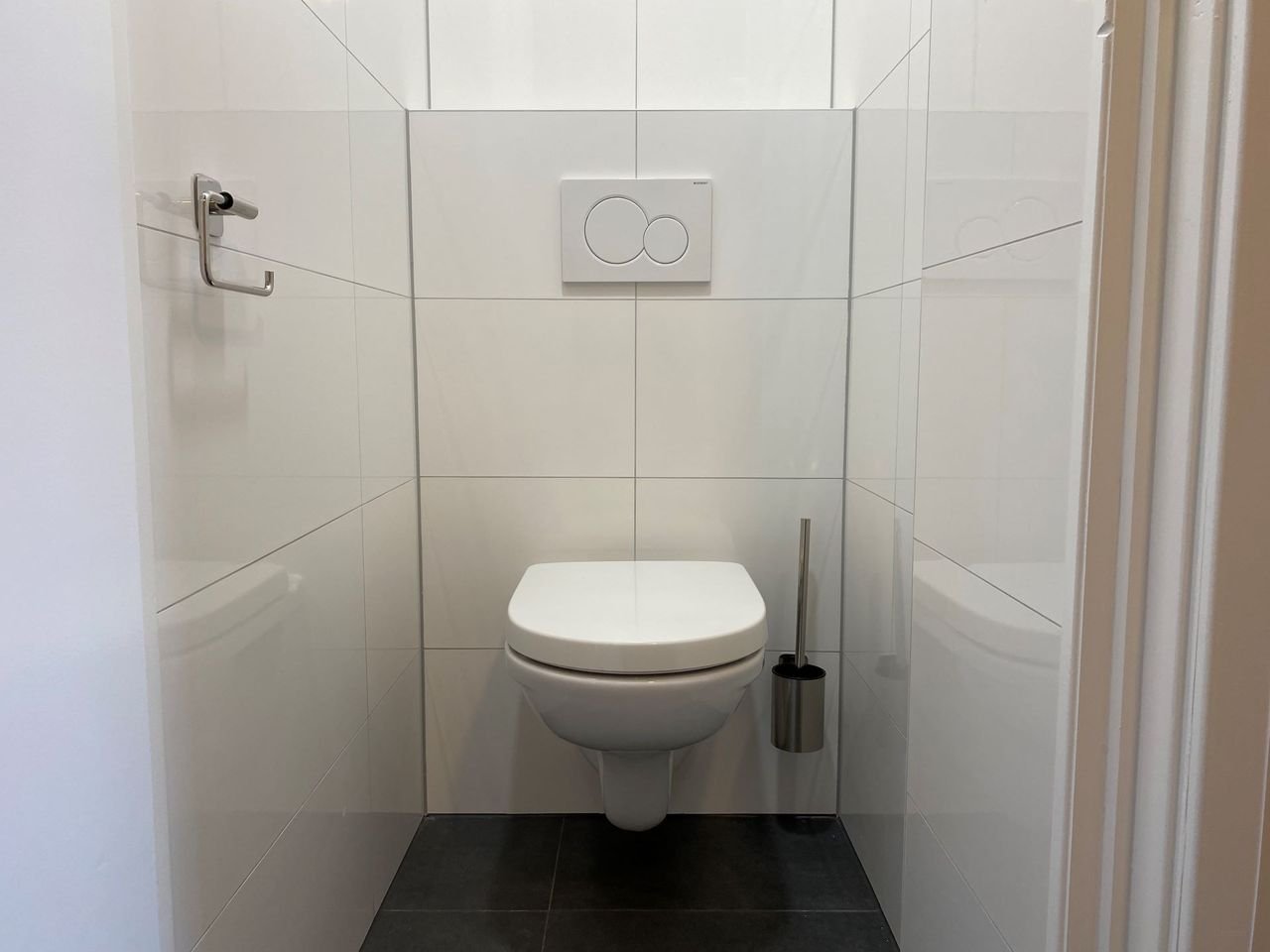 Renovated 3-room apartment with 3 balconies - Image 6