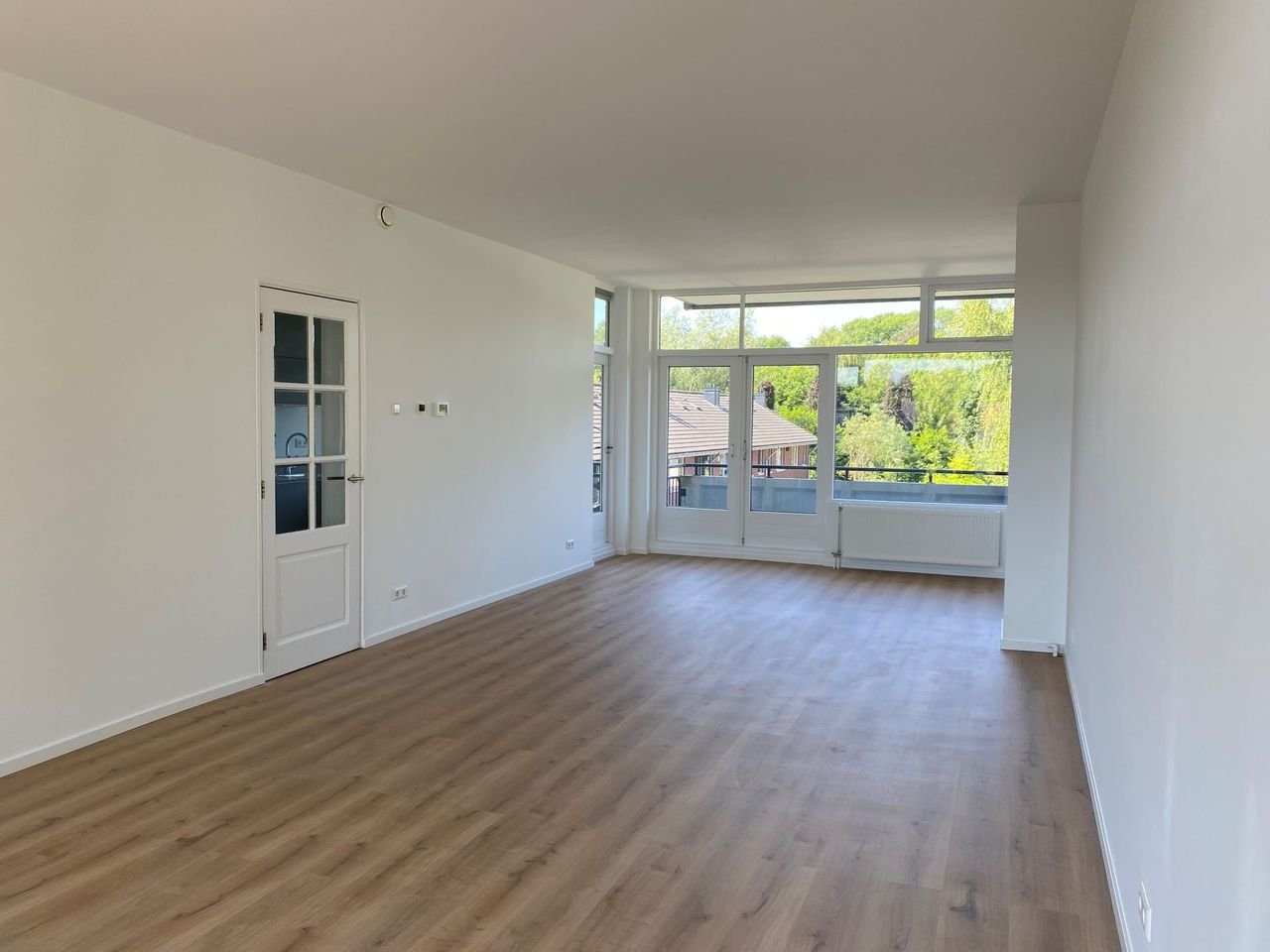 Renovated 3-room apartment with 3 balconies - Image 3