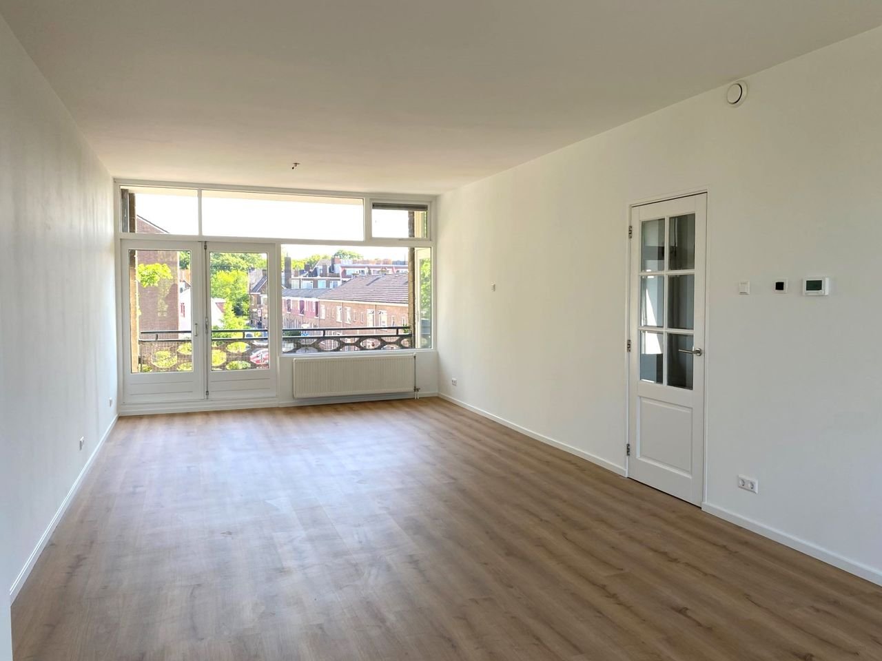 Renovated 3-room apartment with 3 balconies - Image 2