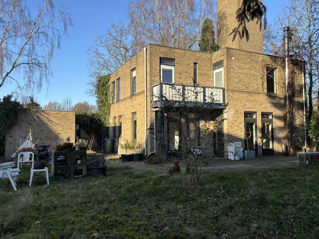Vrijstaande pastoriewoning in Heelsum - Afbeelding 1