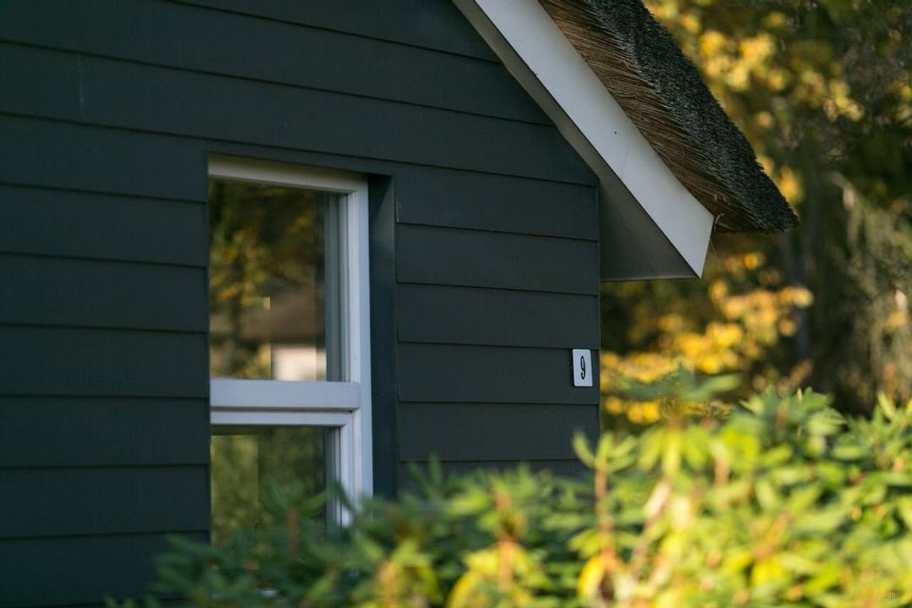 Detached villa with large garden - Image 26
