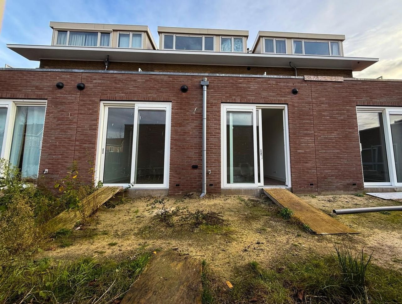 Gerenoveerd huis met tuin in Duivendrecht - Afbeelding 1