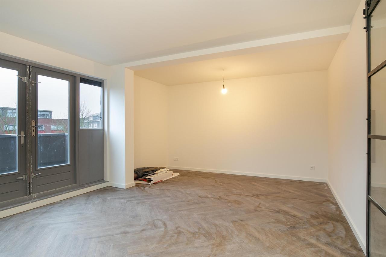Energy-Efficient 2-Bedroom Apartment in Amsterdam - Image 5