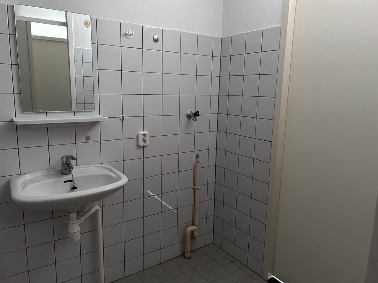 55+ Apartment above supermarket - Image 8