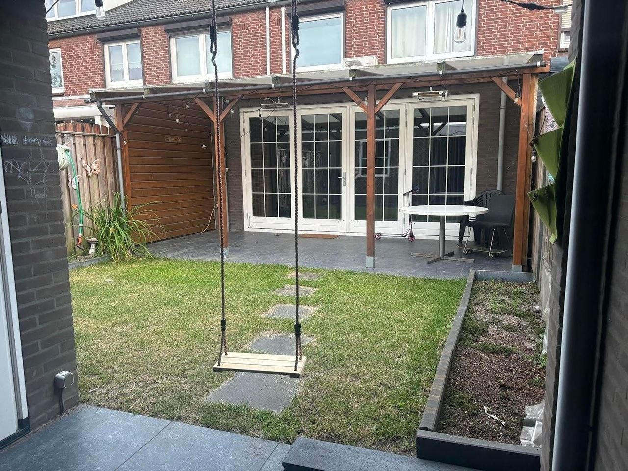 Gemeubileerd huis met zonnepanelen - Afbeelding 20