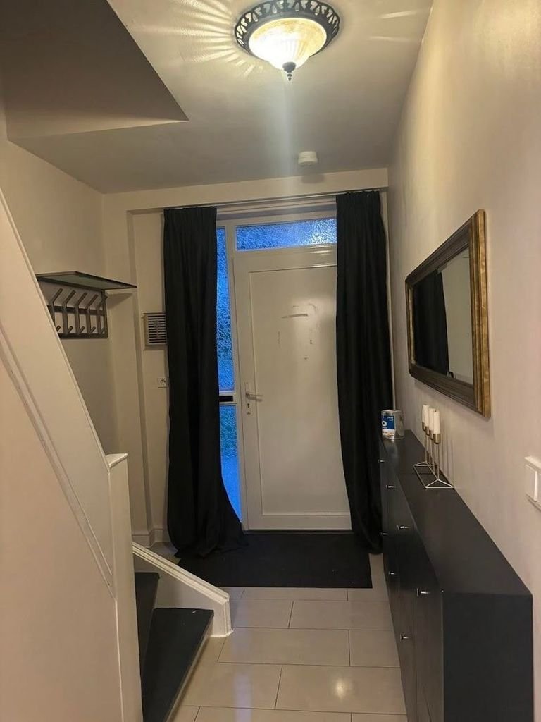 Gemeubileerd huis met zonnepanelen - Afbeelding 2