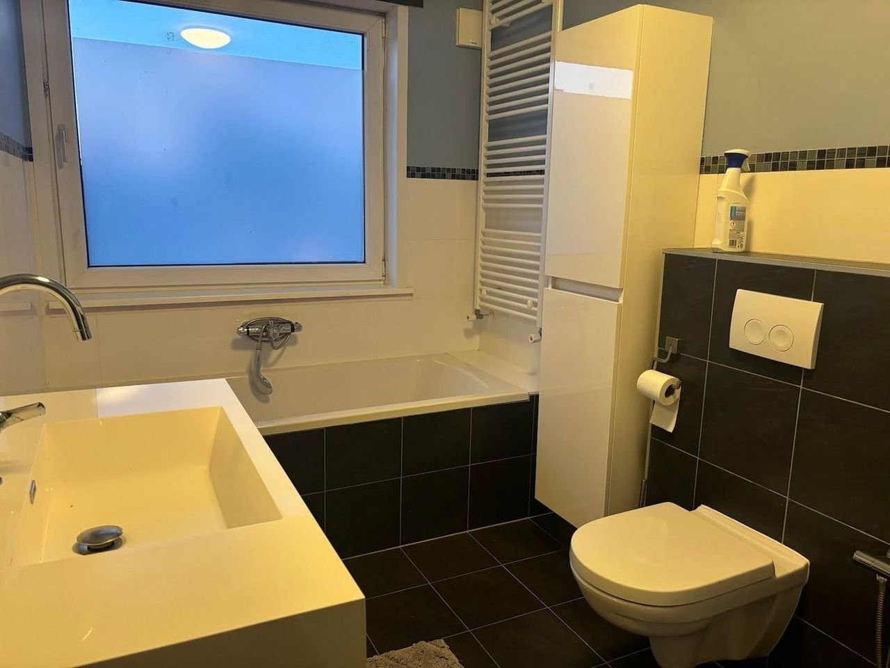 Gemeubileerd huis met zonnepanelen - Afbeelding 14