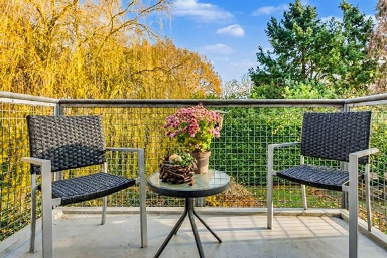 Seniorenstudio met balkon aan de Maas - Afbeelding 13