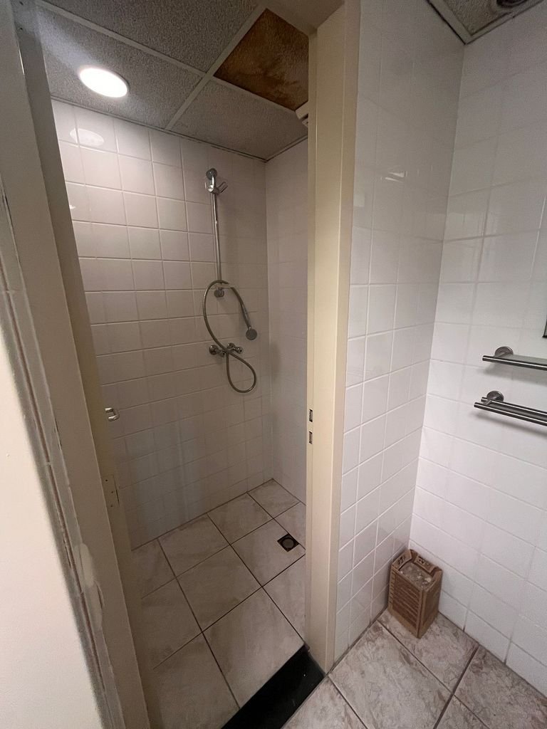 Room in Nieuwegein next to shops - Image 2