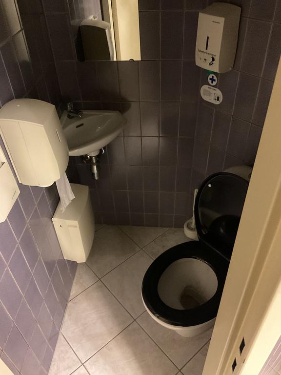 Room in Nieuwegein next to shops - Image 7