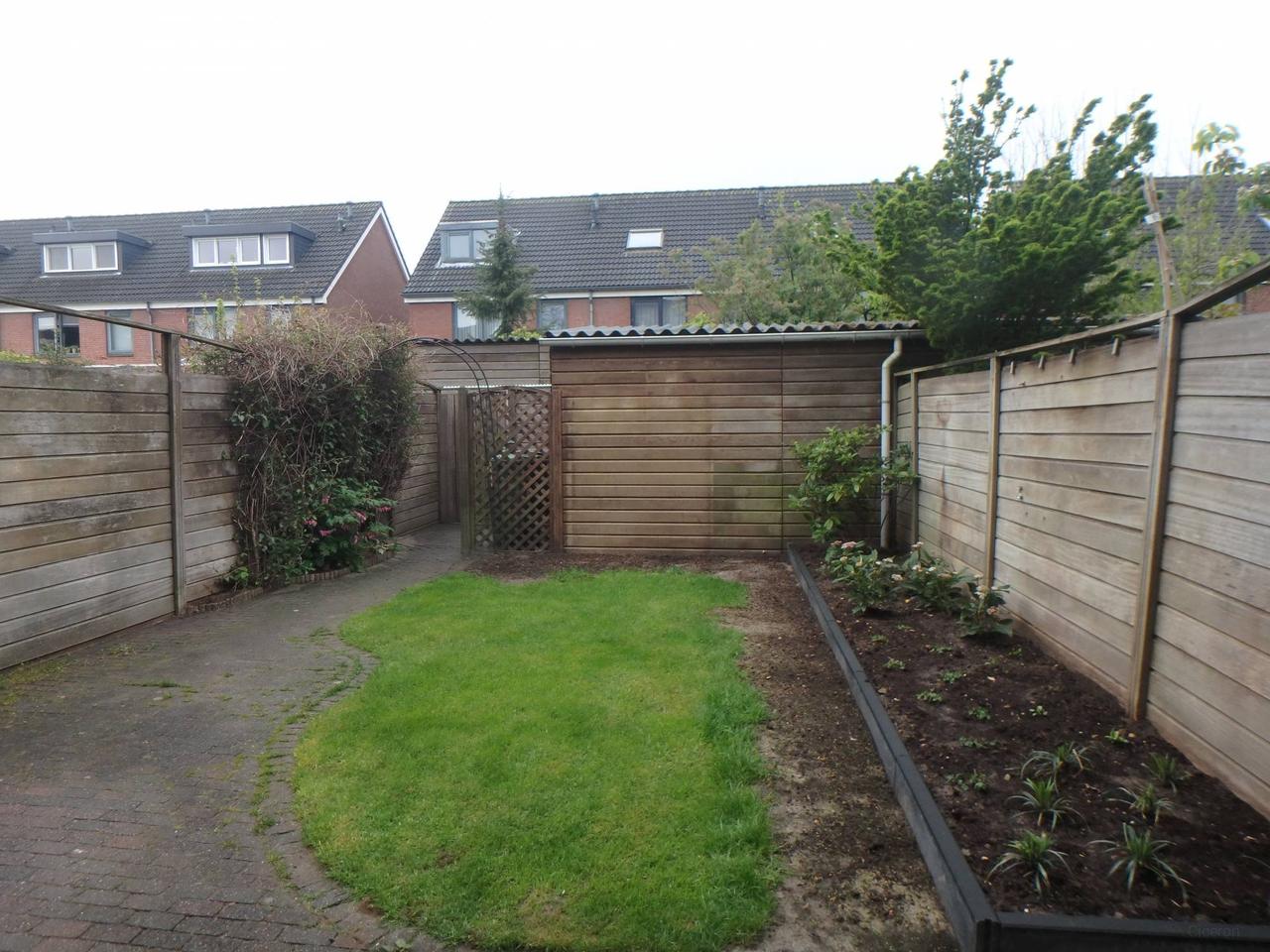 Spacious 4-bedroom family home near ISE - Image 17