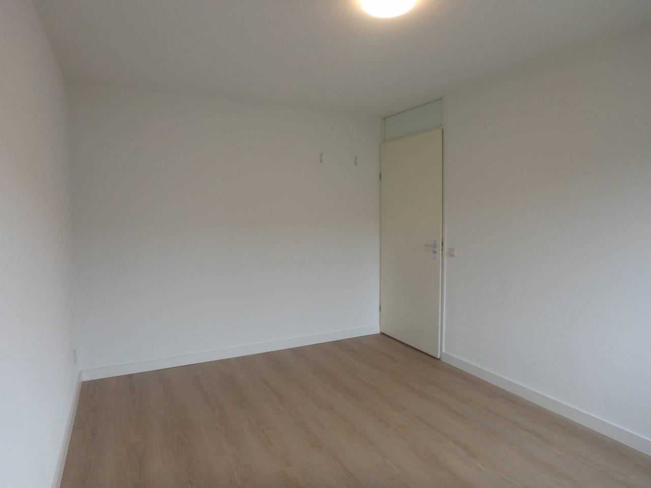 Spacious 4-bedroom family home near ISE - Image 10