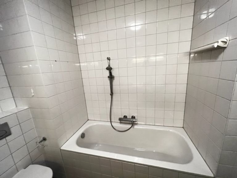 Apartment with south-facing balcony on Alverna - Image 18