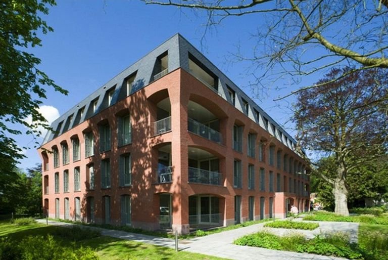 Apartment with south-facing balcony on Alverna - Image 1