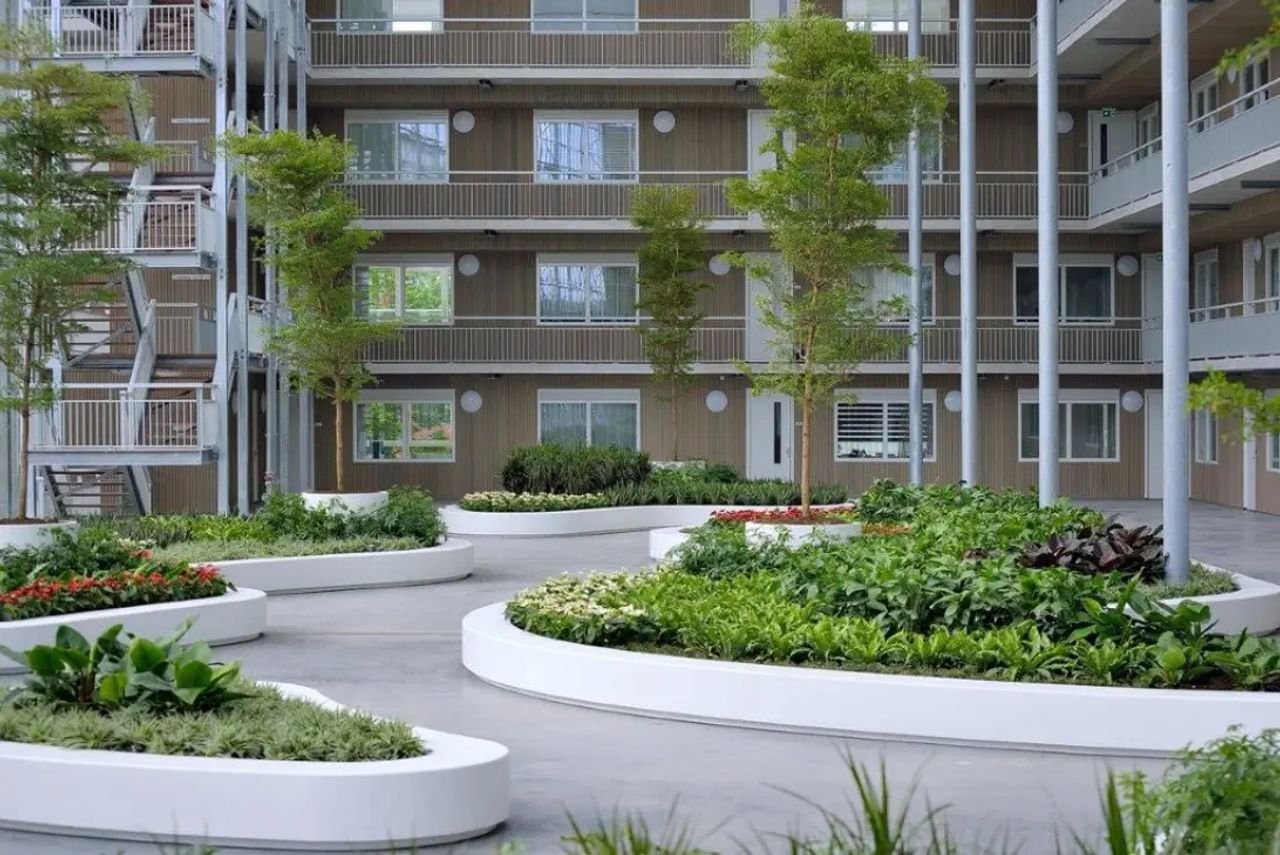 Modern 55+ apartment with terrace - Image 3