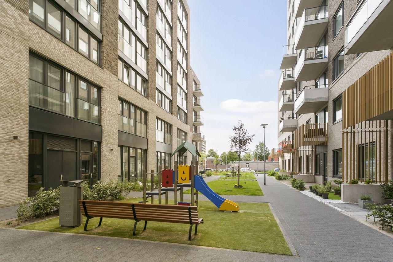 Modern 2-bedroom apartment (80m²) with balcony in Laakhaven-West - Image 1