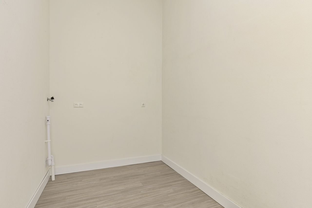 Modern 2-bedroom apartment on the 9th floor - Image 13