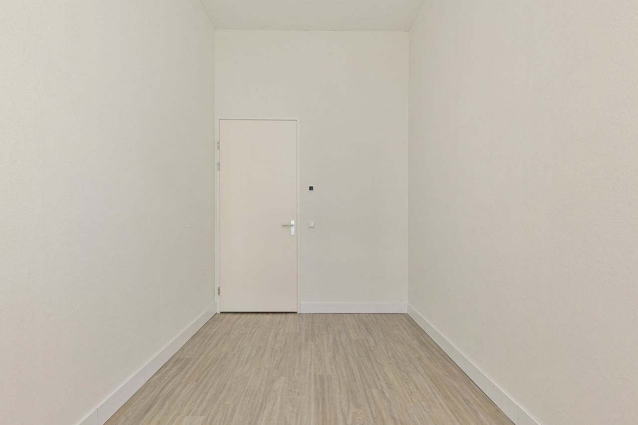 Modern 2-bedroom apartment on the 9th floor - Image 8