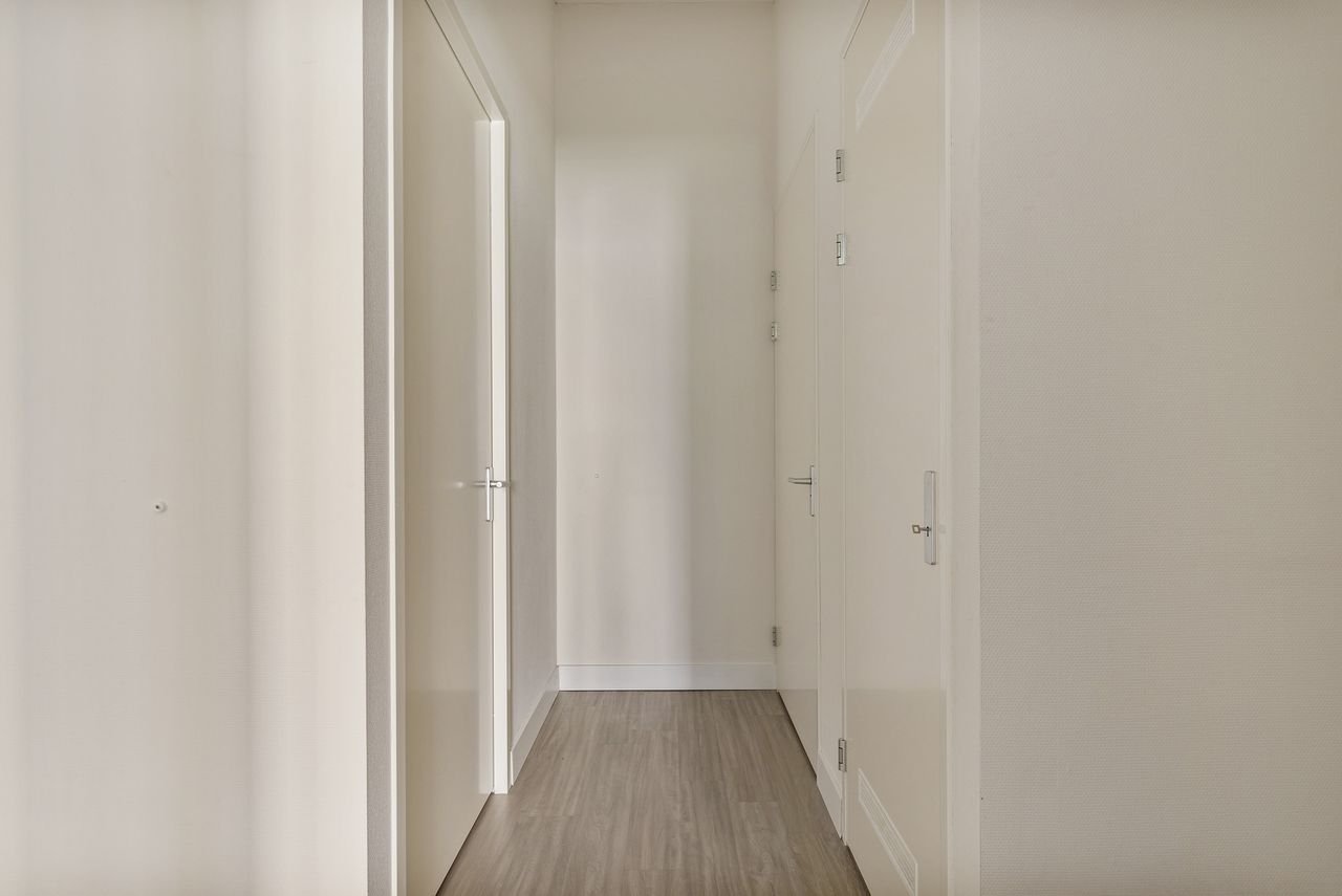 Modern 2-bedroom apartment on the 9th floor - Image 10