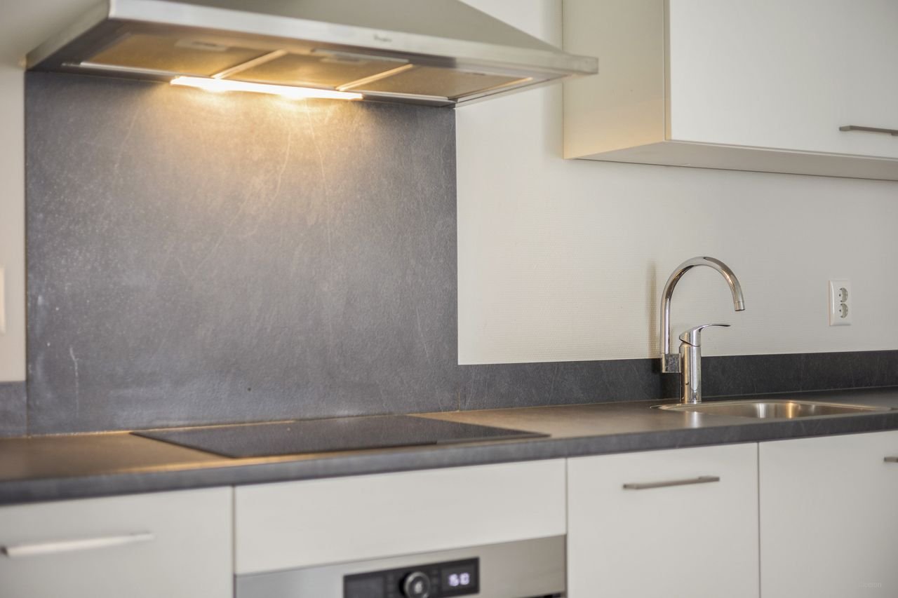 Modern 2-bedroom apartment on the 9th floor - Image 5