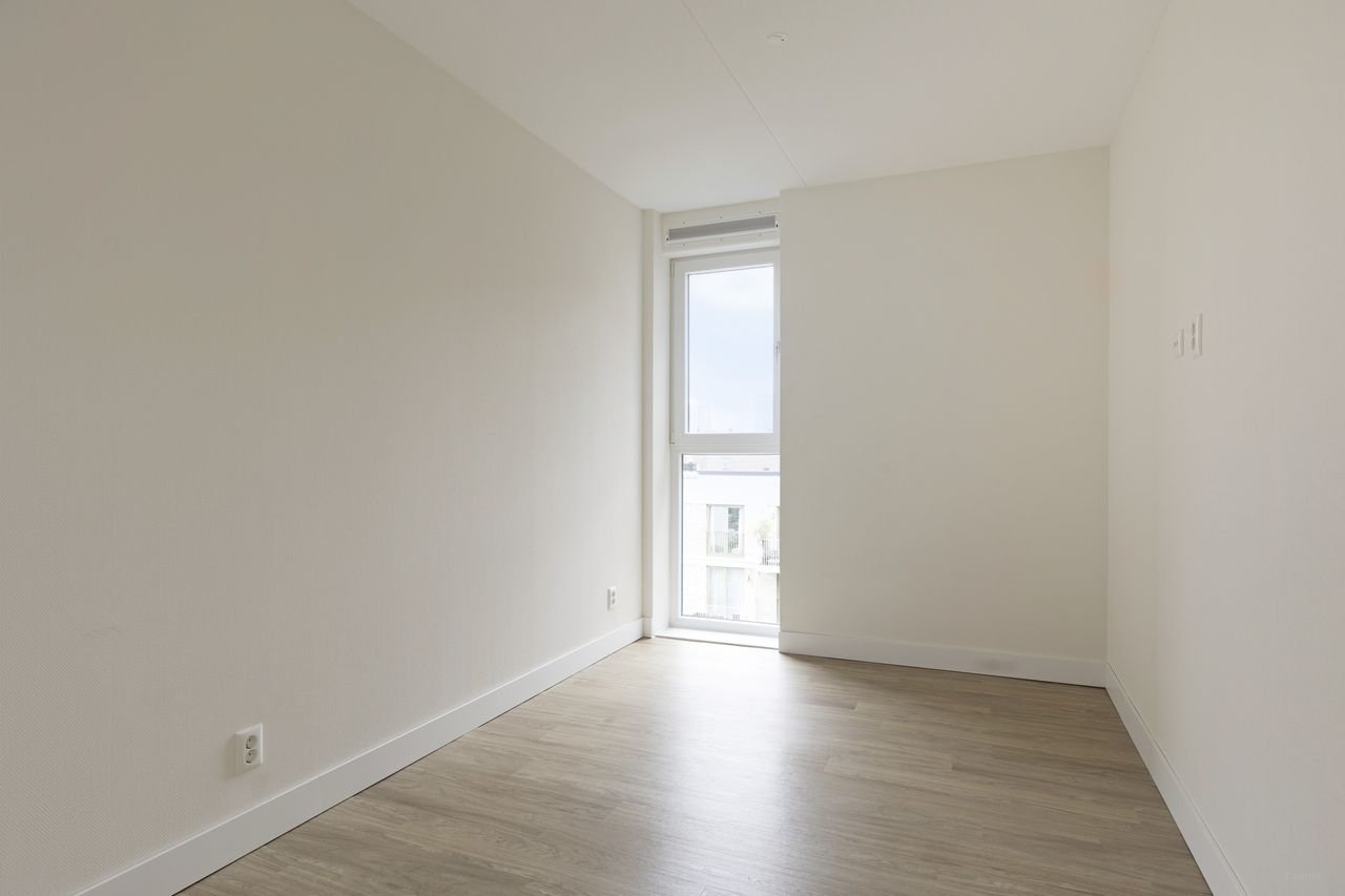 Modern 2-bedroom apartment (80m²) with balcony in Laakhaven-West - Image 6