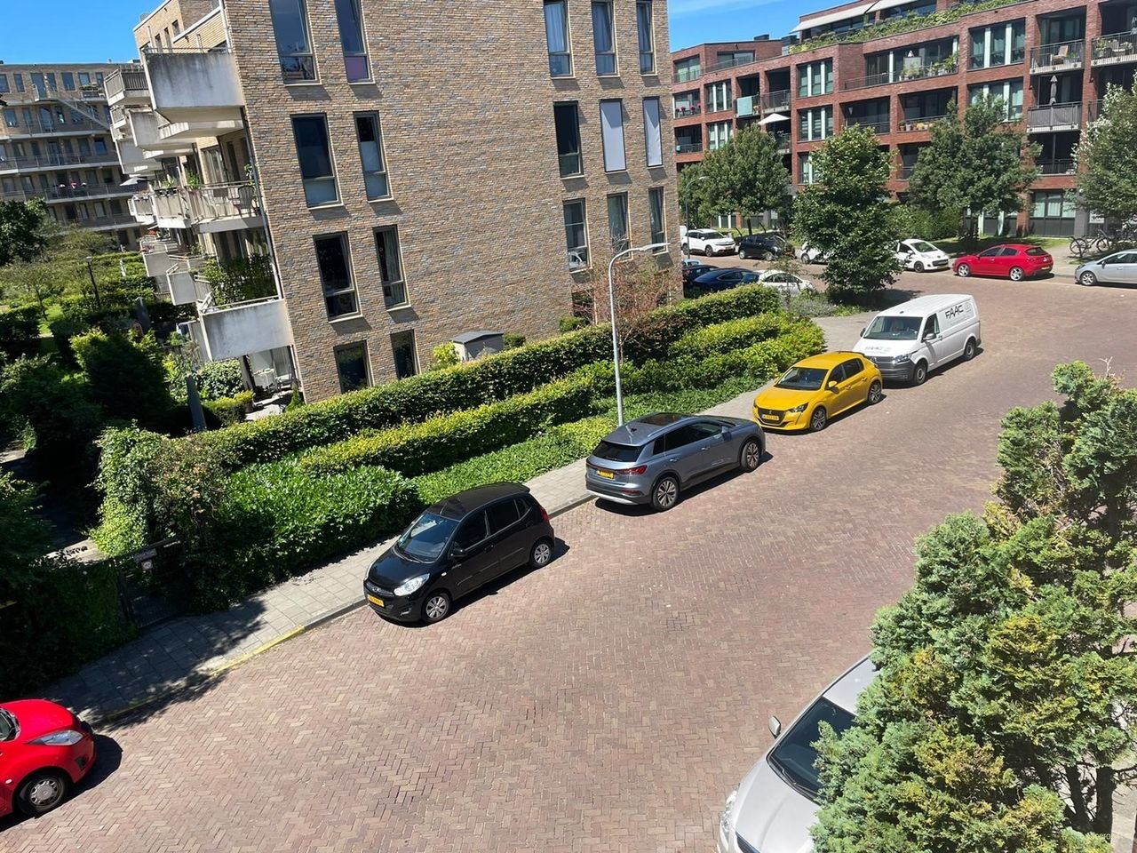 Spacious house with garden and roof terrace - Image 46