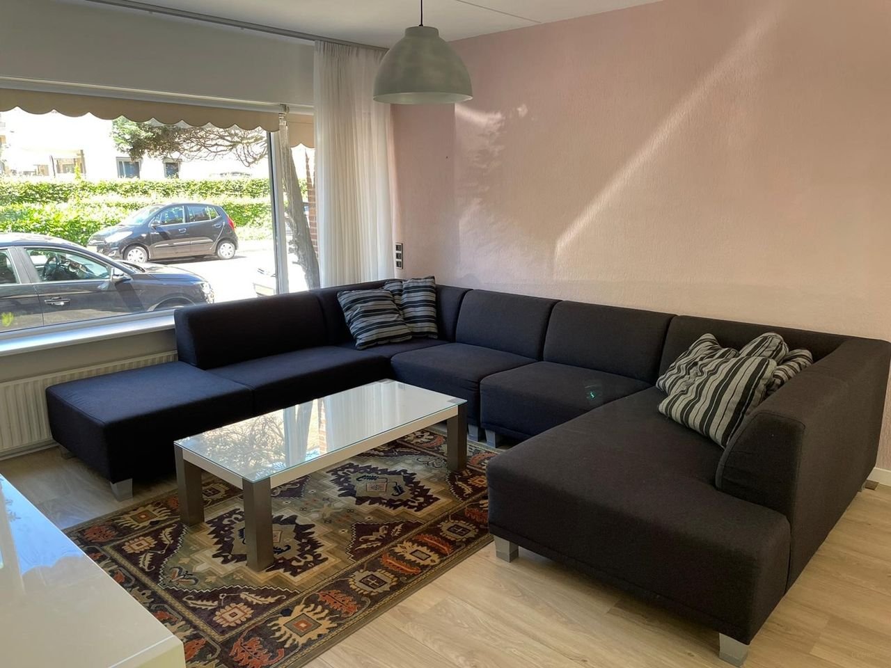 Spacious house with garden and roof terrace - Image 2