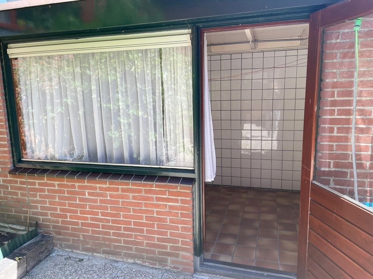 Spacious house with garden and roof terrace - Image 41