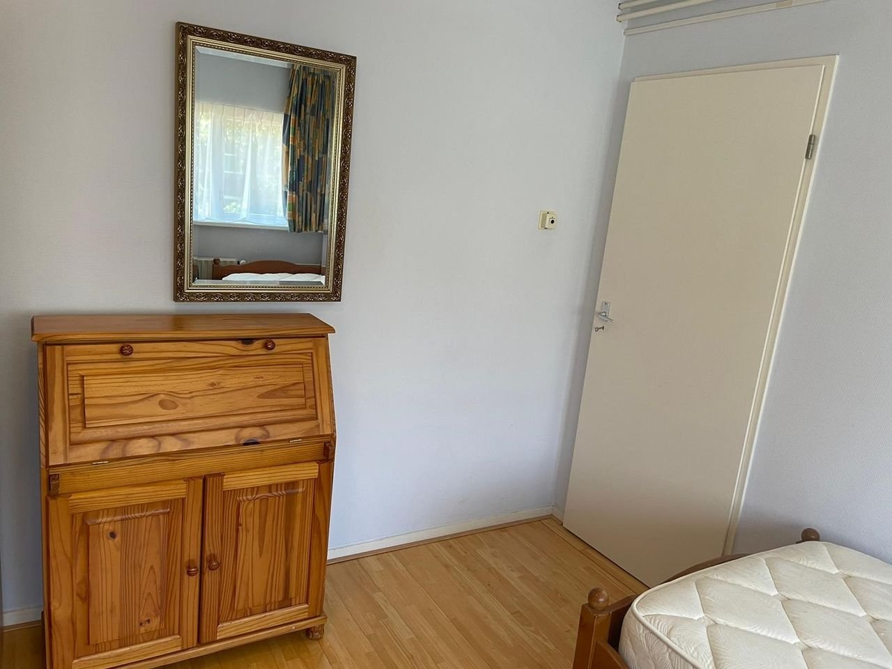 Spacious house with garden and roof terrace - Image 26