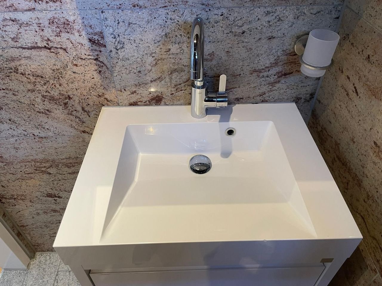 Spacious house with garden and roof terrace - Image 32