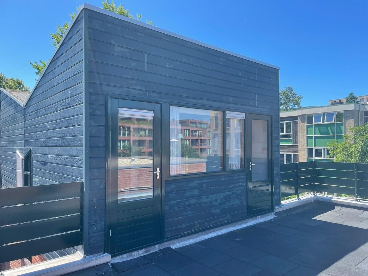Spacious house with garden and roof terrace - Image 38