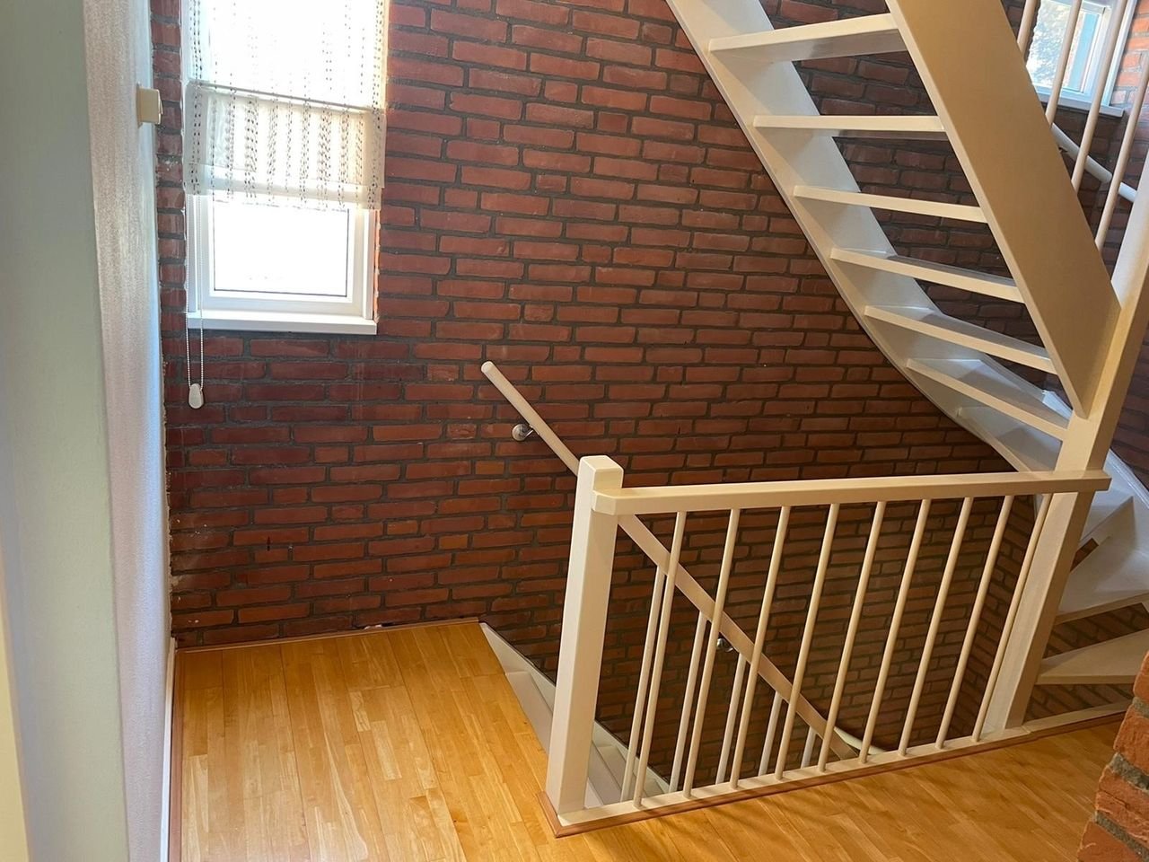 Spacious house with garden and roof terrace - Image 33