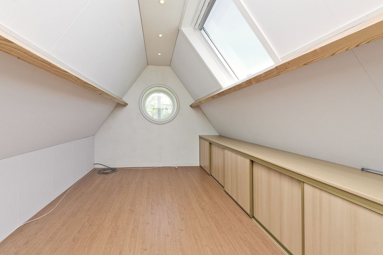 Detached villa with garage in Aalsmeer - Image 14