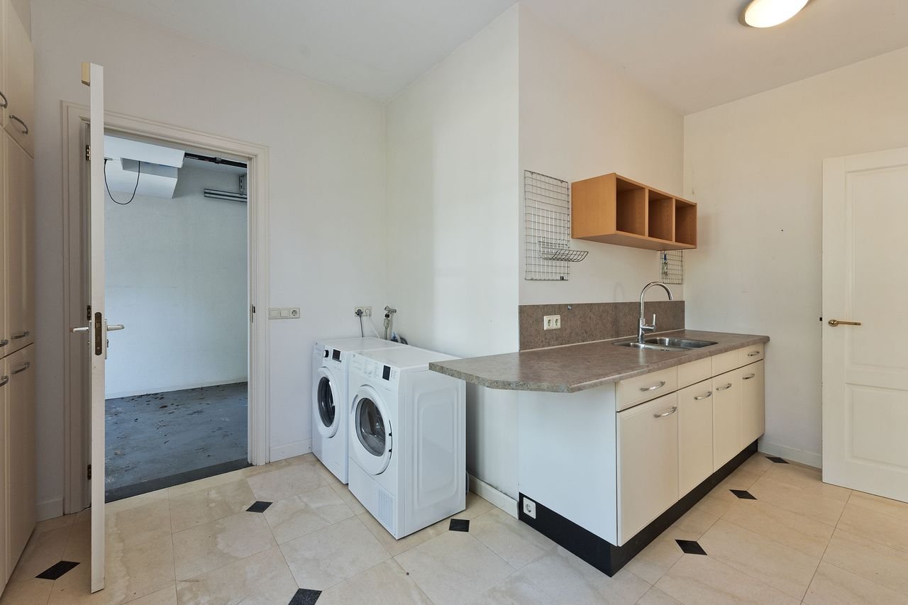 Detached villa with garage in Aalsmeer - Image 10