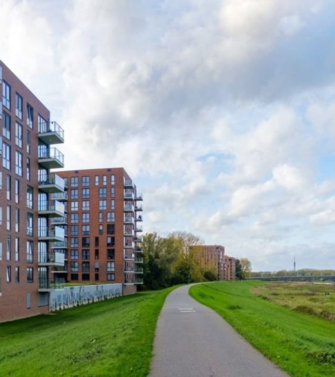 Living on the 9th floor along the Rhine - Image 21