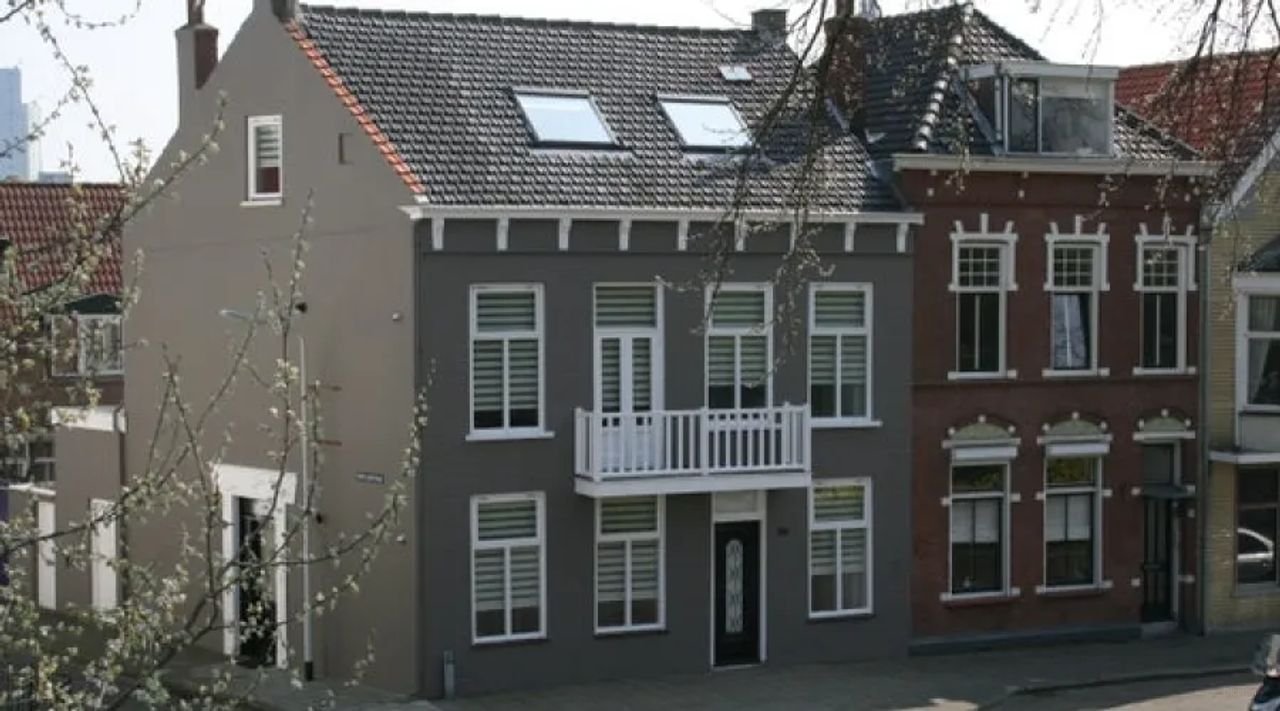 Studio in a charming townhouse - Image 1